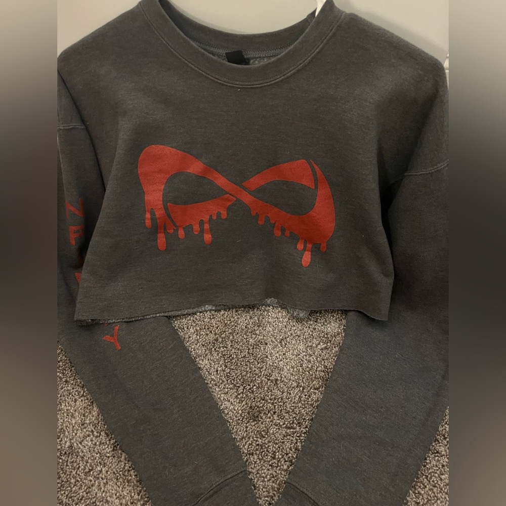 Cheerleading Nfinity cropped sweatshirt